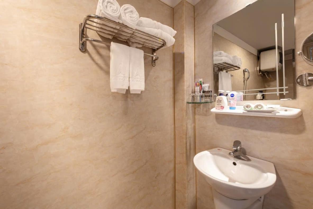 A25 Hotel - Doi Can 2 Hanoi Bagian luar foto